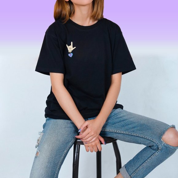 Love You ASL Sign Language Pin ๐คโค๏ธ๐๐๐๐ - Picture 6 of 6